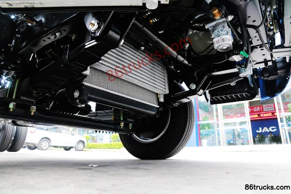 JAC Shuailing E330 120 ch 4X2(6 roues) châssis de camion fourgon 4,18 m cabine simple (1) | 86Trucks