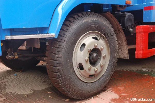 FAW Jiefang Qingdao Sailong II camion porteur 130 ch 4X2(6 roues) 6,2 m cabine approfondie grille Châssis (2) | 86Trucks