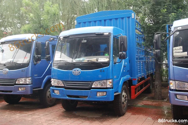 FAW Jiefang Qingdao Sailong II camion porteur 130 ch 4X2(6 roues) 6,2 m cabine approfondie grille Extérieur (2) | 86Trucks