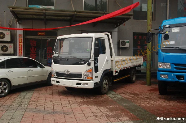 FAW Jiefang Qingdao Saihu III 100hp 4X2(6 wheels) 4.2m Single Row Flatbed Light Truck Exterior (2) | 86Trucks