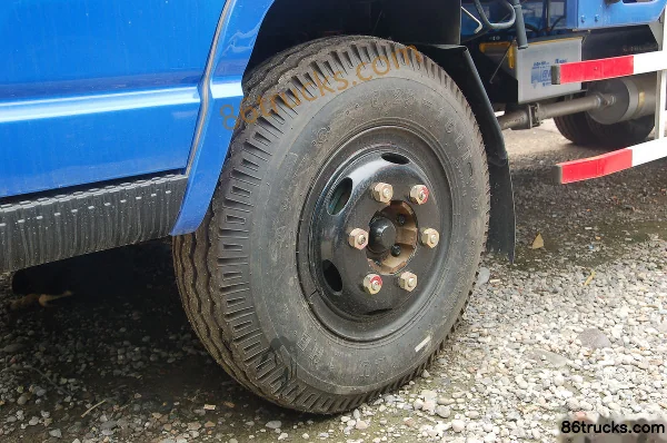 BAIC Qiling 120 ch 4X2(6 roues) camion porteur à ridelles, cabine simple, 5,2 m Châssis (1) | 86Trucks