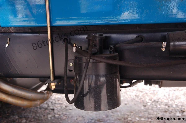 Beijing 1041 102 hp 4X2(6 wheels) 4.25m Single Row Stake Light Truck Chassis (3) | 86Trucks
