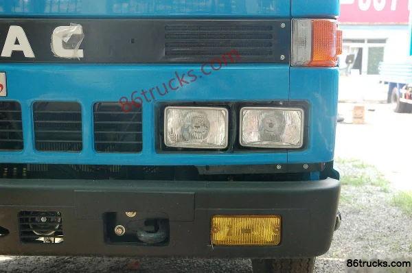 Beijing 1041 102 hp 4X2(6 wheels) 4.25m Single Row Stake Light Truck (Narrow Body) Exterior (3) | 86Trucks