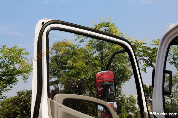 FAW Jiefang Hu VH 144 hp 4X2(6 wheels) Wrecker Truck (Chengliwei Brand) Cab (2) | 86Trucks