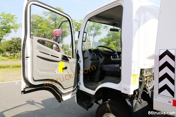 FAW Jiefang Hu VH 144 hp 4X2(6 wheels) Wrecker Truck (Chengliwei Brand) Cab (1) | 86Trucks