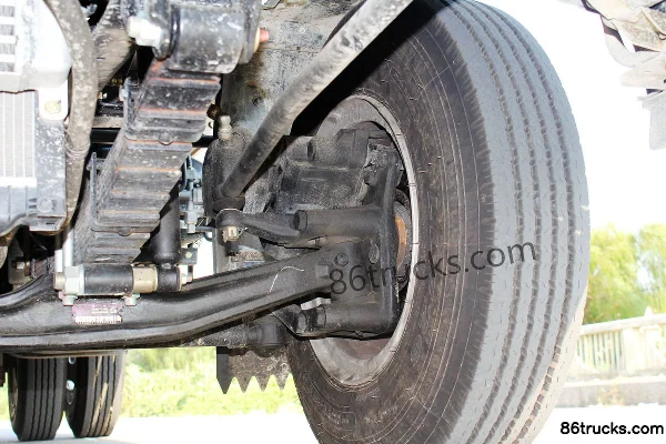 Sinotruk HOWO Tongshuai 141 ch 4X2(6 roues) camion frigorifique (pont MAN) Châssis (2) | 86Trucks