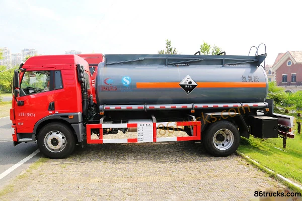 FAW Jiefang Qingdao Long V 196 hp 4X2(6 wheels) Chemical Liquid Transport Truck (Chengliwei Brand) Exterior (3) | 86Trucks