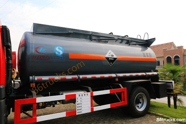 FAW Jiefang Qingdao Long V 196 hp 4X2(6 wheels) Chemical Liquid Transport Truck (Chengliwei Brand) Body (1) | 86Trucks