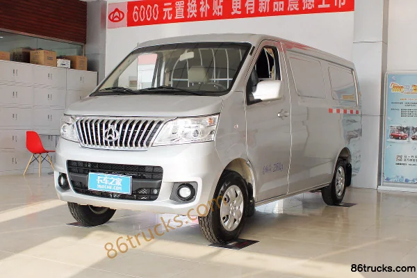 Changan véhicule léger Ruixing M80 modèle 2016 109 ch 1,5 L fourgon fermé Extérieur (3) | 86Trucks
