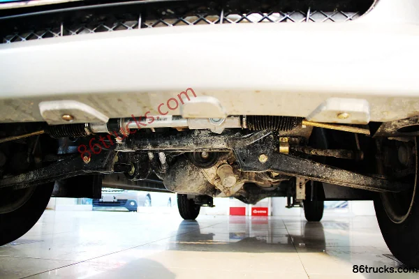 Changan véhicule léger Ruixing M80 modèle 2016 109 ch 1,5 L fourgon fermé Châssis (3) | 86Trucks