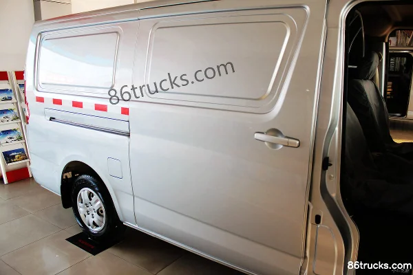 Changan véhicule léger Ruixing M80 modèle 2016 109 ch 1,5 L fourgon fermé Caisse (1) | 86Trucks