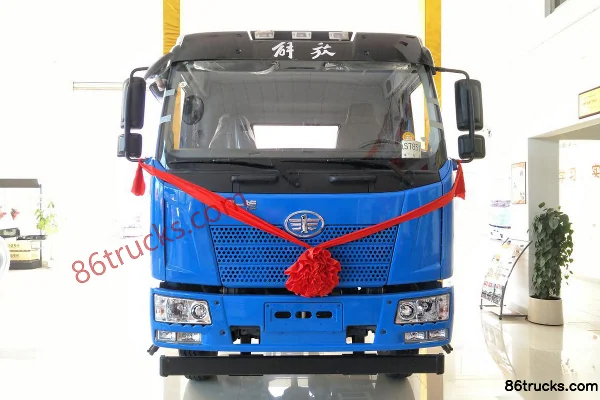 FAW Jiefang J6L Medium Truck 180 hp 4X2(6 wheels) 5300mm Wheelbase Cargo Truck Chassis Exterior (2) | 86Trucks