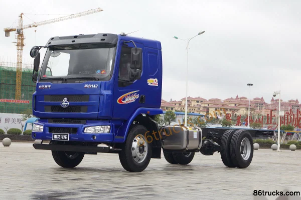 Dongfeng Liuqi Chenglong M3 Medium Truck 160hp 4X2(6 wheels) 6.75m Flatbed Cargo Truck Chassis Exterior (3) | 86Trucks