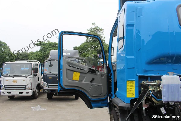 FAW Jiefang Lin V 140 hp 4X2(6 wheels) 4200 mm Wheelbase Light Truck Chassis Cab (1) | 86Trucks