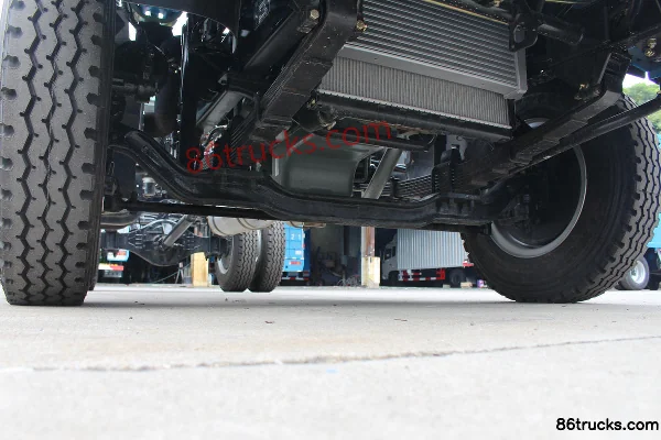 FAW Jiefang Lin V 140 hp 4X2(6 wheels) 4200 mm Wheelbase Light Truck Chassis (2) | 86Trucks