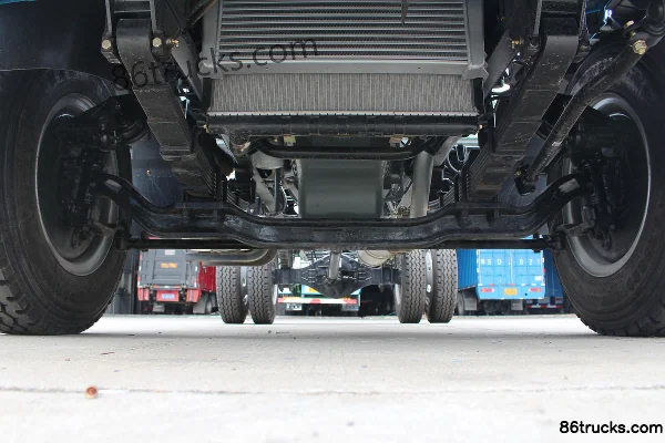 FAW Jiefang Lin V 140 hp 4X2(6 wheels) 4200 mm Wheelbase Light Truck Chassis (1) | 86Trucks