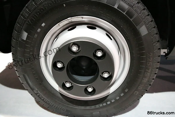 IVECO Daily 180hp 4X2(6 wheels) Single Row Van Cargo Truck Chassis (2) | 86Trucks