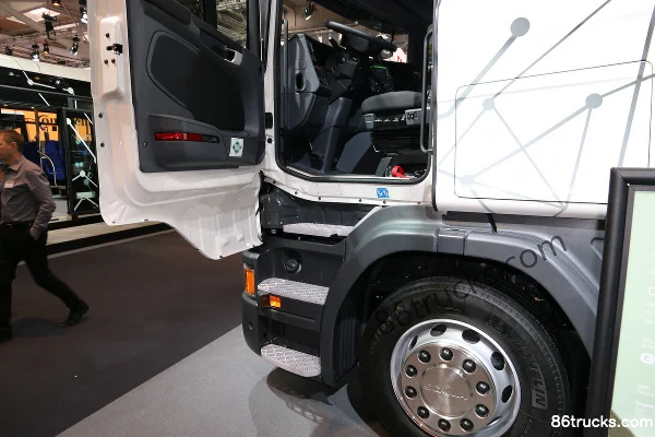 Scania G-Series Heavy Truck 340hp 4X2(6 wheels) CNG Tractor Truck (Model G340) Cab (1) | 86Trucks