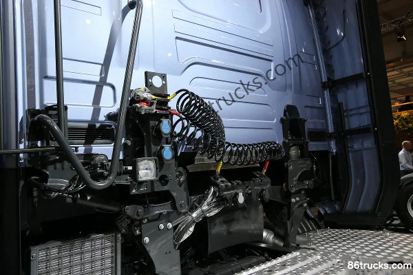 Scania série S tracteur routier 580 ch 6X4(10 roues) 6X4R (modèle S580 A6X2/4NA) Châssis (2) | 86Trucks