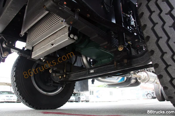 FAW Liute Jinlu Medium Truck 180 hp 4X2(6 wheels) 6.8m Livestock Cargo Truck Chassis (1) | 86Trucks