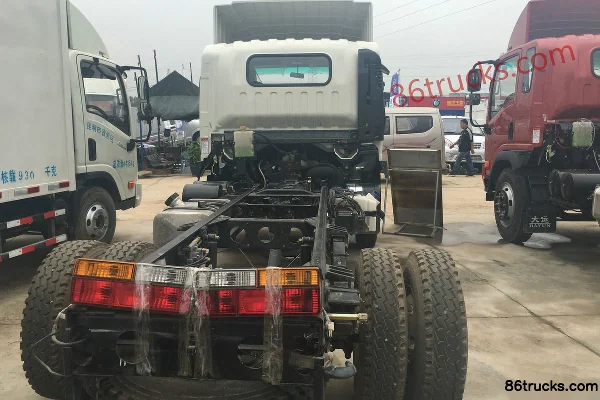 Dayun Aopuli 115 hp 4X2(6 wheels) 3550 wheelbase single-row light truck chassis Exterior (2) | 86Trucks