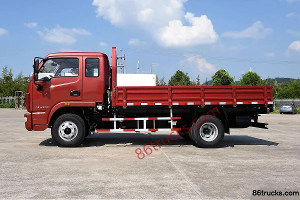 Yuejin Shuaihu H300-36 113hp 4X2(6 wheels) 4.4m semi-crew flatbed light truck Exterior (3) | 86Trucks