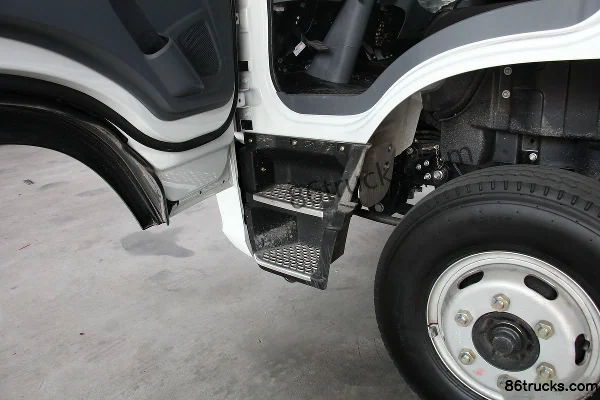 Yuejin Chaoyue C500 140hp 4X2(6 wheels) 3308 Wheelbase Cargo Truck Chassis Cab (3) | 86Trucks