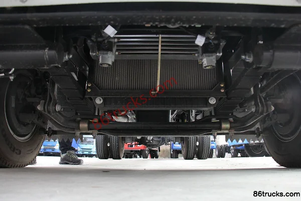 Yuejin Chaoyue C500 140hp 4X2(6 wheels) 3308 Wheelbase Cargo Truck Chassis (1) | 86Trucks