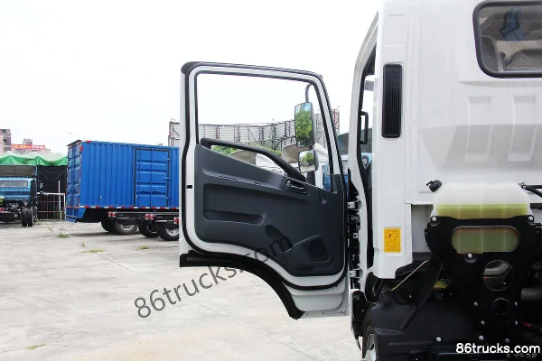 Yuejin Chaoyue C300 125 ch 4X2(6 roues) châssis de camion frigorifique, empattement 3308 Cabine (2) | 86Trucks
