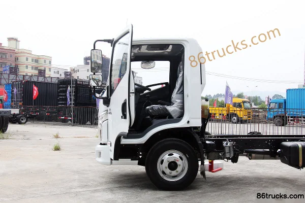 Yuejin Chaoyue C300 125 ch 4X2(6 roues) châssis de camion frigorifique, empattement 3308 Cabine (1) | 86Trucks