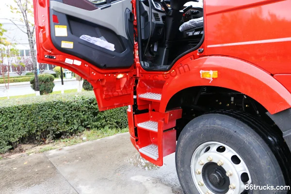 FAW Jiefang J6P Heavy Truck 350hp Quality Edition 8X4(12 wheels) Cargo Truck Chassis Cab (1) | 86Trucks