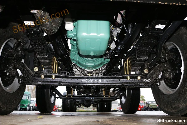 FAW Jiefang J6P Heavy Truck 350hp Quality Edition 8X4(12 wheels) Cargo Truck Chassis (2) | 86Trucks
