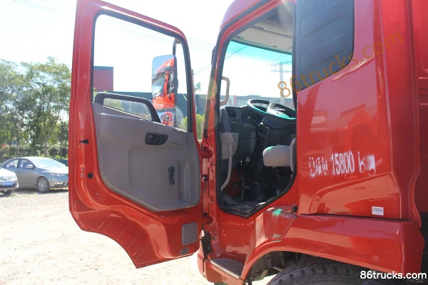 Dongfeng Commercial Vehicle Tianjin Medium Truck 160 hp 4X2(6 wheels) 6.8m van cargo truck Cab (1) | 86Trucks