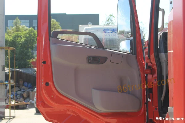 Dongfeng Commercial Vehicle Tianjin Medium Truck 180 hp 4X2(6 wheels) 7.5m Sleeper Cab Box Truck (2) | 86Trucks