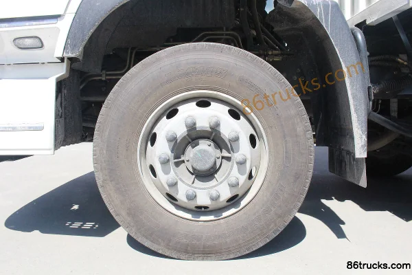 Dongfeng Commercial Vehicle Tianlong Heavy Truck 245 hp 6X2(8 wheels) 9.4m Van Cargo Truck Chassis (2) | 86Trucks