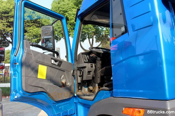 FAW Jiefang Qingdao Lu V 180 hp 4x2(6 wheels) cargo truck chassis Cab (1) | 86Trucks