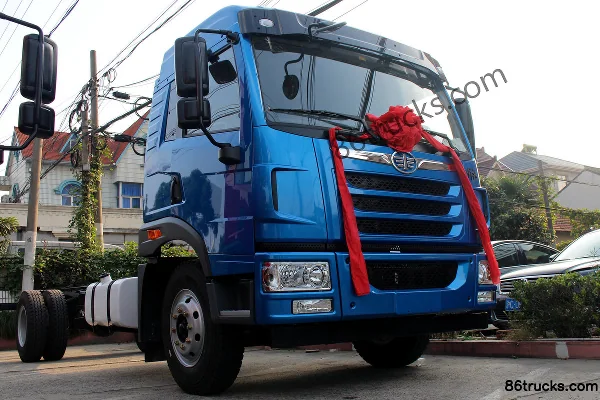 FAW Jiefang Qingdao Lu V 180 hp 4x2(6 wheels) cargo truck chassis Exterior