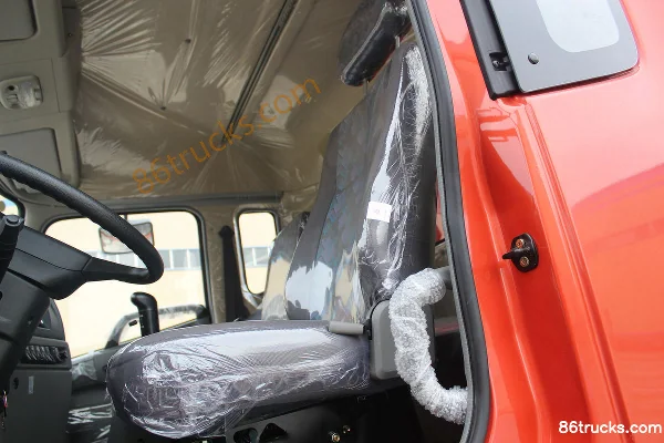 CHUANJIAO medium truck 160hp 4X2(6 wheels) 6.8m stake truck (axle ratio 4.875) Cab (3) | 86Trucks