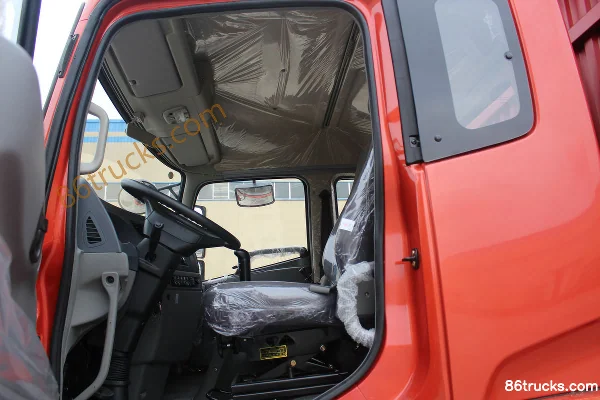 CHUANJIAO medium truck 160hp 4X2(6 wheels) 6.8m stake truck (axle ratio 4.875) Cab (2) | 86Trucks