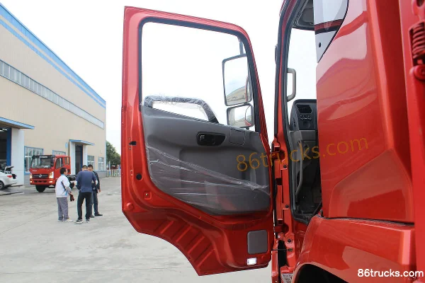 CHUANJIAO medium truck 160hp 4X2(6 wheels) 6.8m stake truck (axle ratio 4.875) Cab (1) | 86Trucks