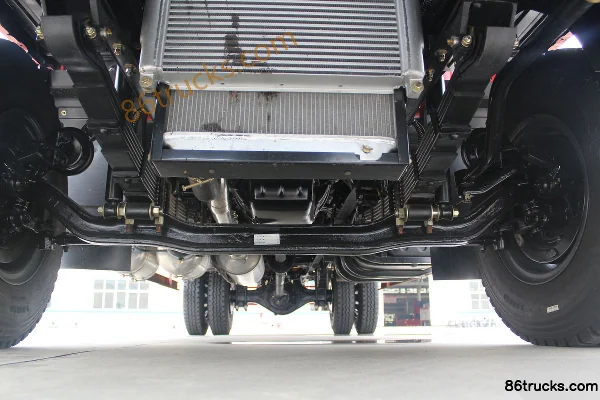 CHUANJIAO medium truck 160hp 4X2(6 wheels) 6.8m stake truck (axle ratio 4.875) Chassis (1) | 86Trucks