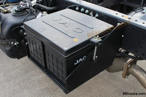 JAC Shuailing H330 160 ch 4X2(6 roues) châssis de camion léger cabine simple (3) | 86Trucks