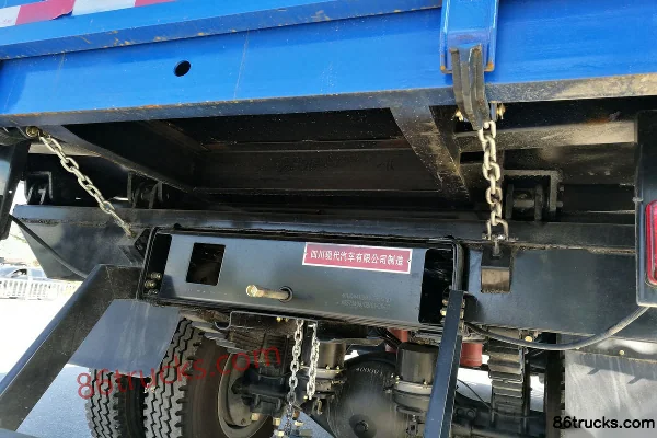 Sichuan Hyundai New Hongyun 130hp 4X2(6 wheels) 4.1m dump truck Cab (2) | 86Trucks