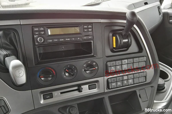 Hyundai Commercial Vehicle Chuanghu XCIENT camion lourd version allégée 440 ch 6X4(10 roues) tracteur routier Cabine (1) | 86Trucks