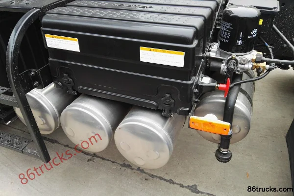 Hyundai Commercial Vehicle Chuanghu XCIENT camion lourd version allégée 440 ch 6X4(10 roues) tracteur routier Châssis (2) | 86Trucks