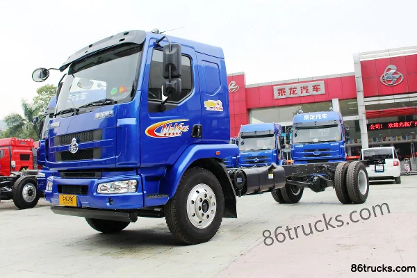 Dongfeng Liuqi Chenglong M3 Medium Truck 160 hp 4X2(6 wheels) 7.7m Semi-Cab Box Cargo Truck Chassis Exterior (3) | 86Trucks