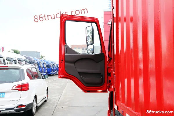 Dongfeng Liuqi New Chenglong M3 Medium Truck 200 hp 4X2(6 wheels) 7.7m Van Cargo Truck Cab (2) | 86Trucks
