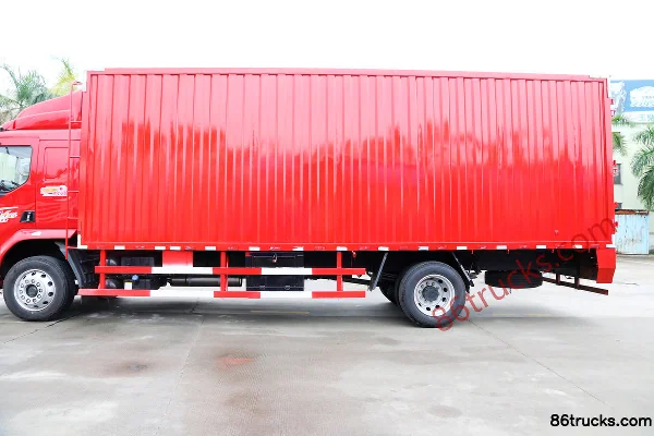 Dongfeng Liuqi New Chenglong M3 Medium Truck 200 hp 4X2(6 wheels) 7.7m Van Cargo Truck Body (1) | 86Trucks