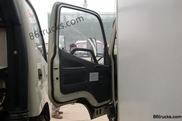 Foton Ollin Chaoyue 95 ch 4X2(6 roues) camion léger fourgon 3,7 m cabine simple (véhicule antidéflagrant) (essence) (1) | 86Trucks