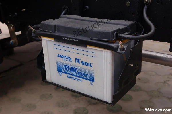Foton Aoling Chaoyue 95hp 4X2(6 wheels) 4.2m Single Row Van Light Truck (Chassis) (3) | 86Trucks